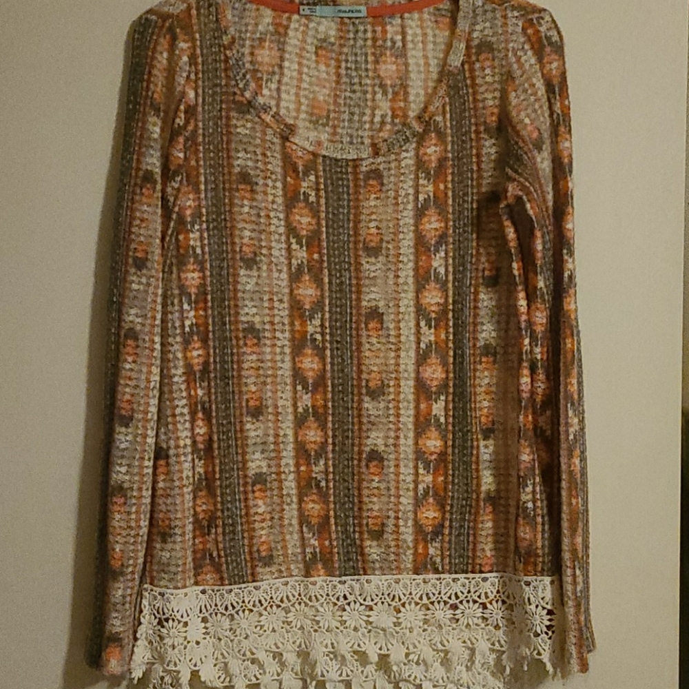Maurices long sleeve top with lace trim
